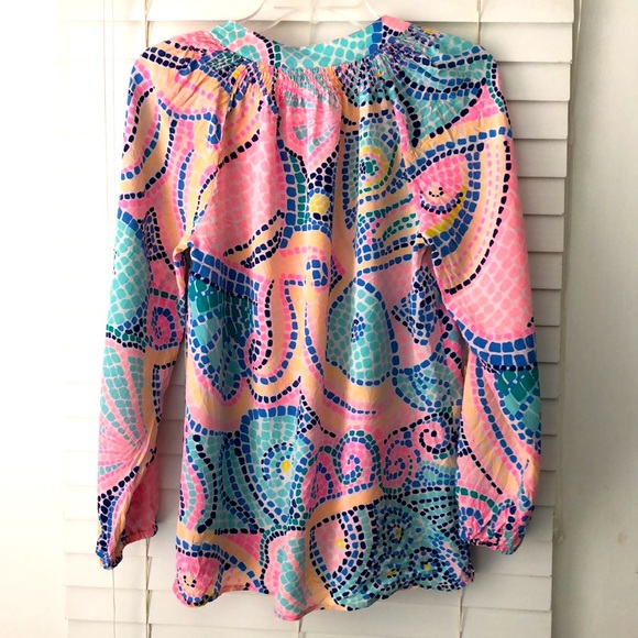 Lilly Pulitzer Elsa Blouse Top Tile Wave Silk Mosaic SZ M Pink Prach Aqua - Picture 5 of 7